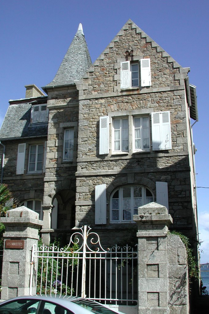 MAISON TYPIQUE DE ROSCOFF by kleretnet