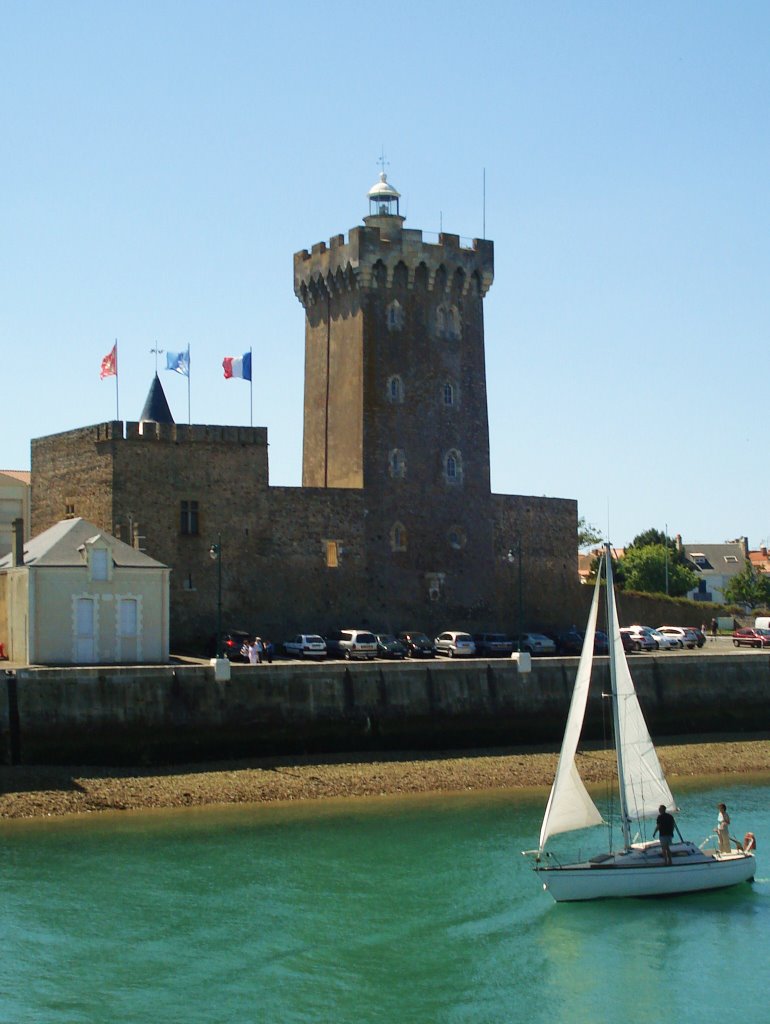 La chaume depuis les Sables by Thomas Segretain