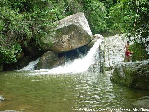 Cachoeira Cambury das Pedras by Alex Martin