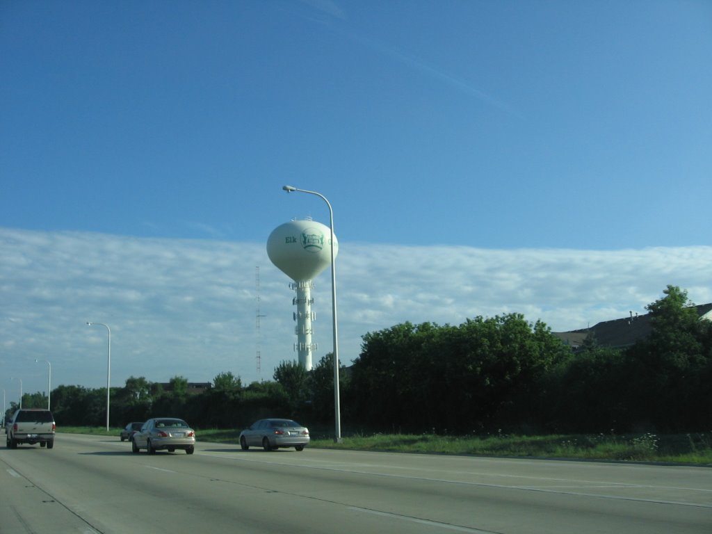 Elk Grove Village Water Tower by tadrutsch