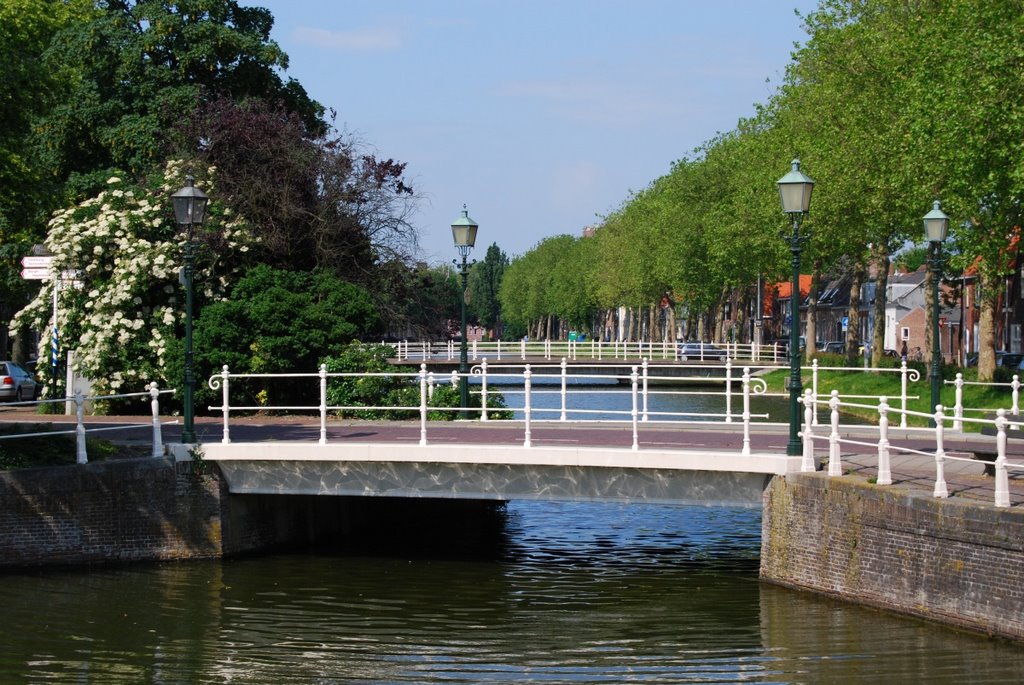 Bruggen over Herengracht by Chris Argoat