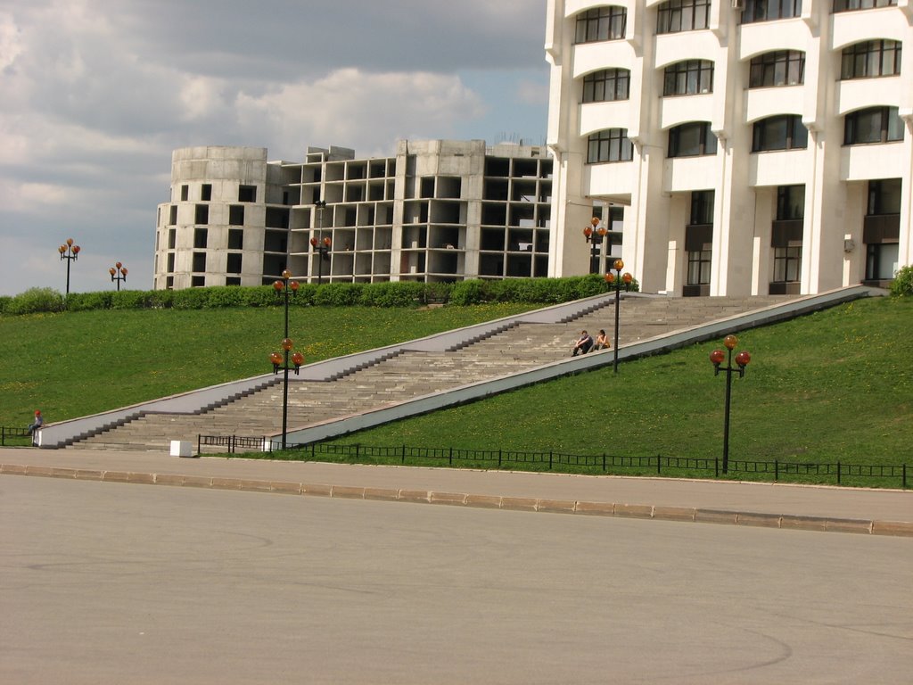 Парадная Лестница (Front Staircase) by Natasha Fisher