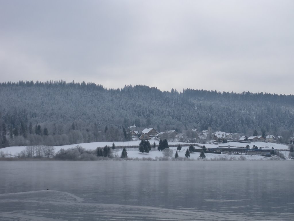 Le Vézenay en hiver by Stéphane Chatelain