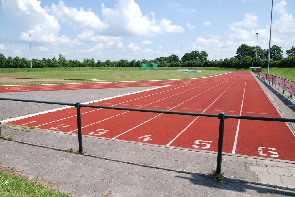 Atletiekvereniging Start'78 de Oerthebaan aan de Middenweg in Steenwijk. by E Vreeswijk