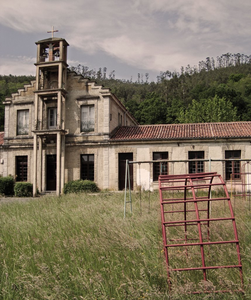 Abandoned. Antiguo colegio en Riotuerto. JX3. by xfiles2008