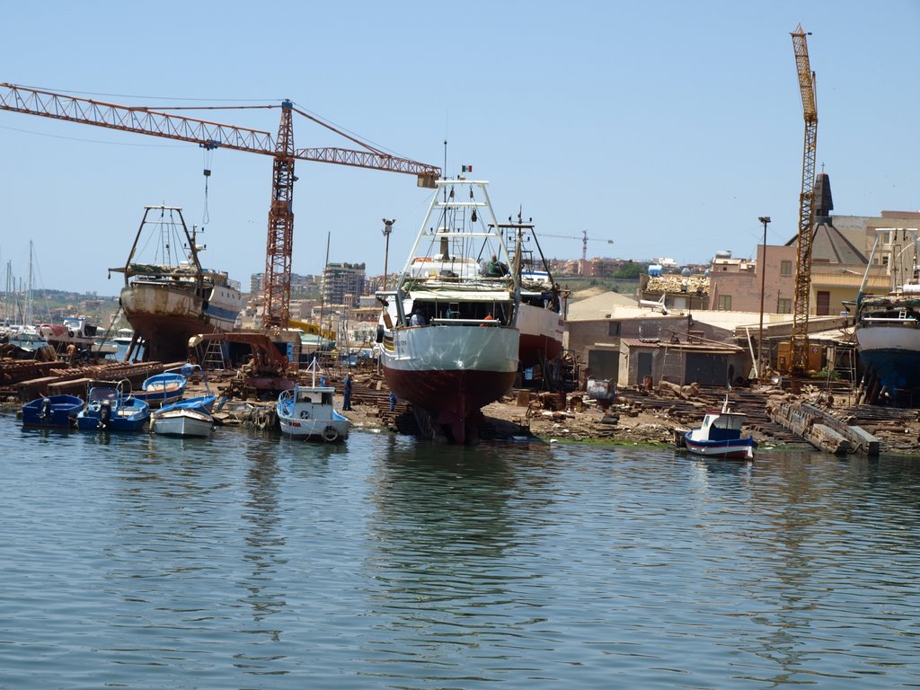 Il cantiere navale by Hans R. van der Woud…