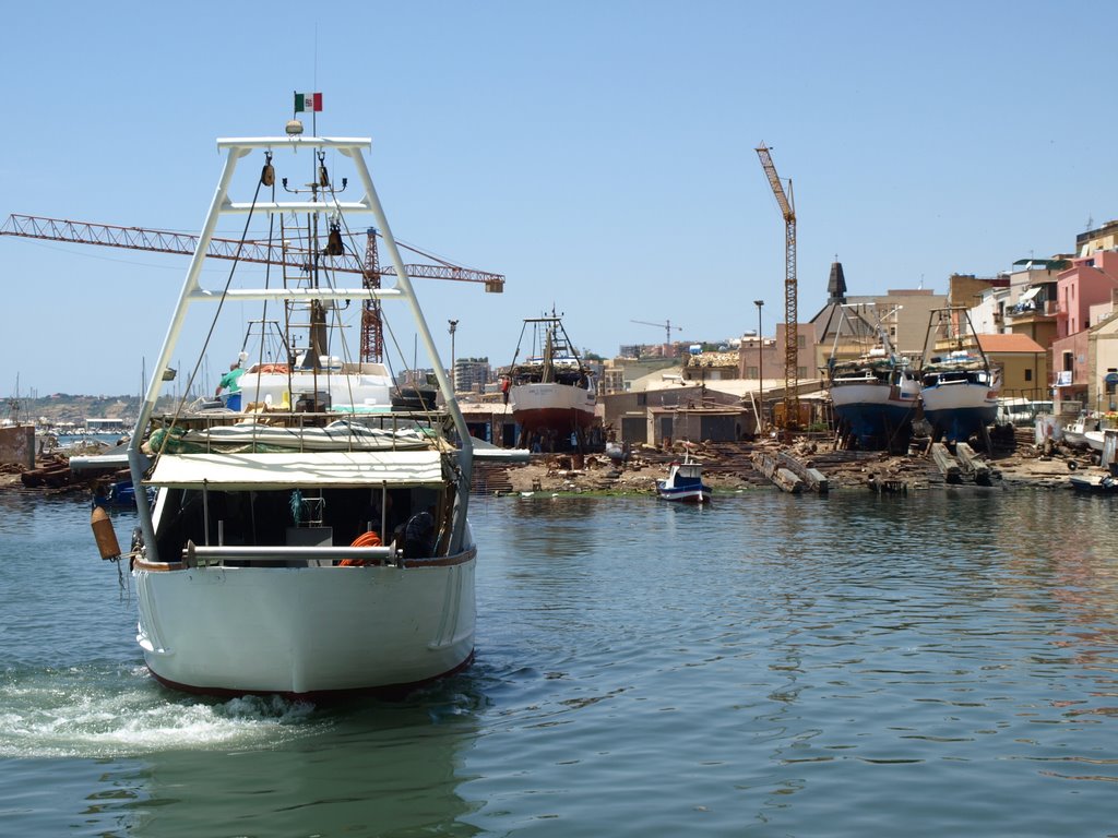 Il cantiere navale by Hans R. van der Woud…