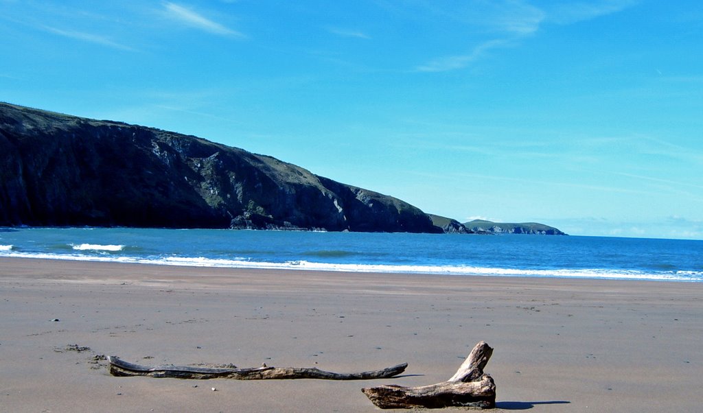 The beach at Mwnt by Kevin Dignam