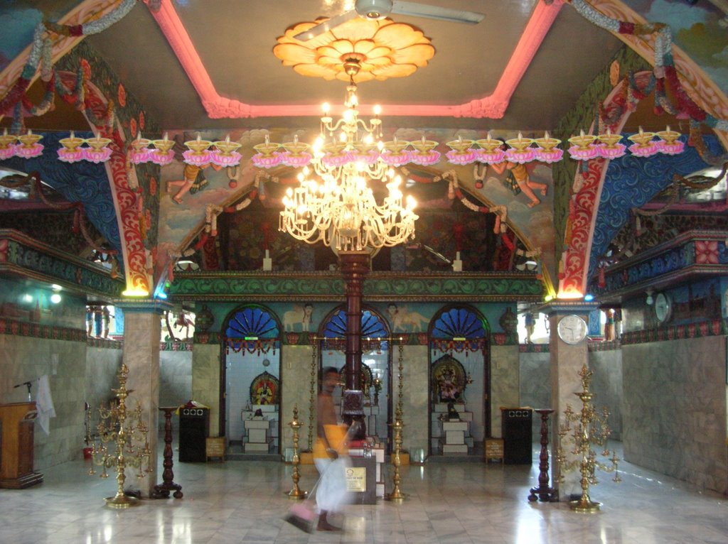 Hindu Temple of Shri Mariamman Kuil, Medan, North Sumatra by FabioFrati