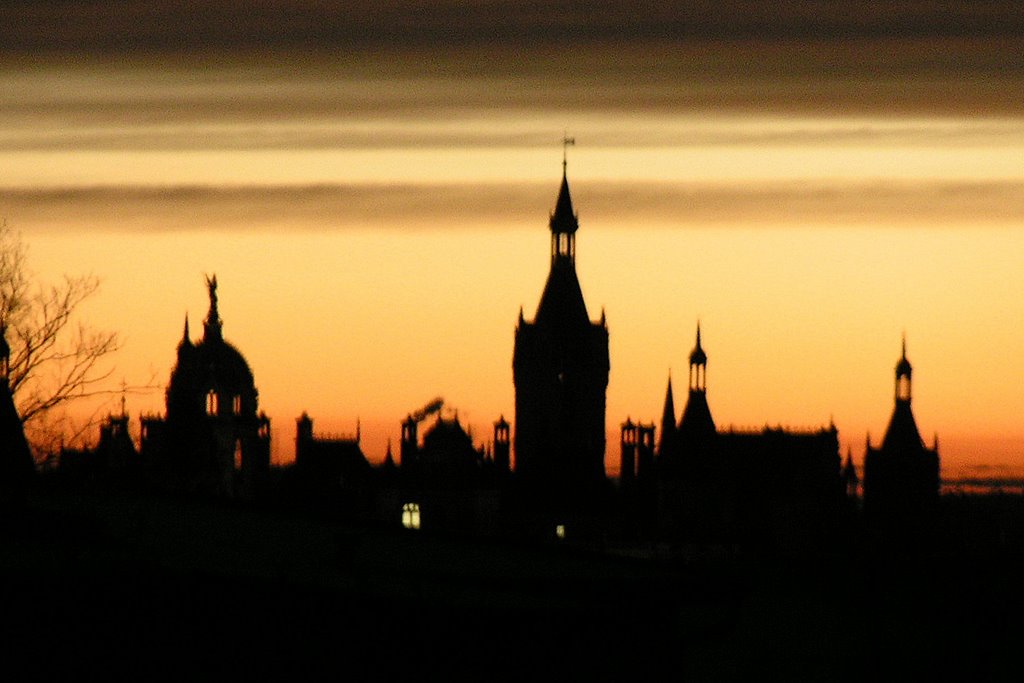 Schloss Schwerin by Th. Morawiak