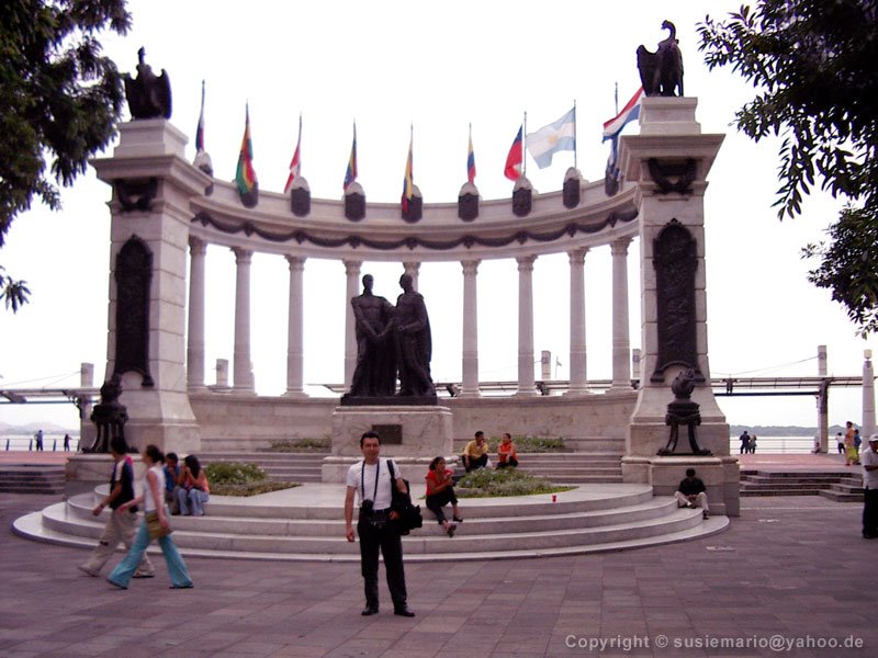 Guayaquil: Malecón Simon Bolivar: Monumento a Simón Bolivar y San Martín by SusieMario