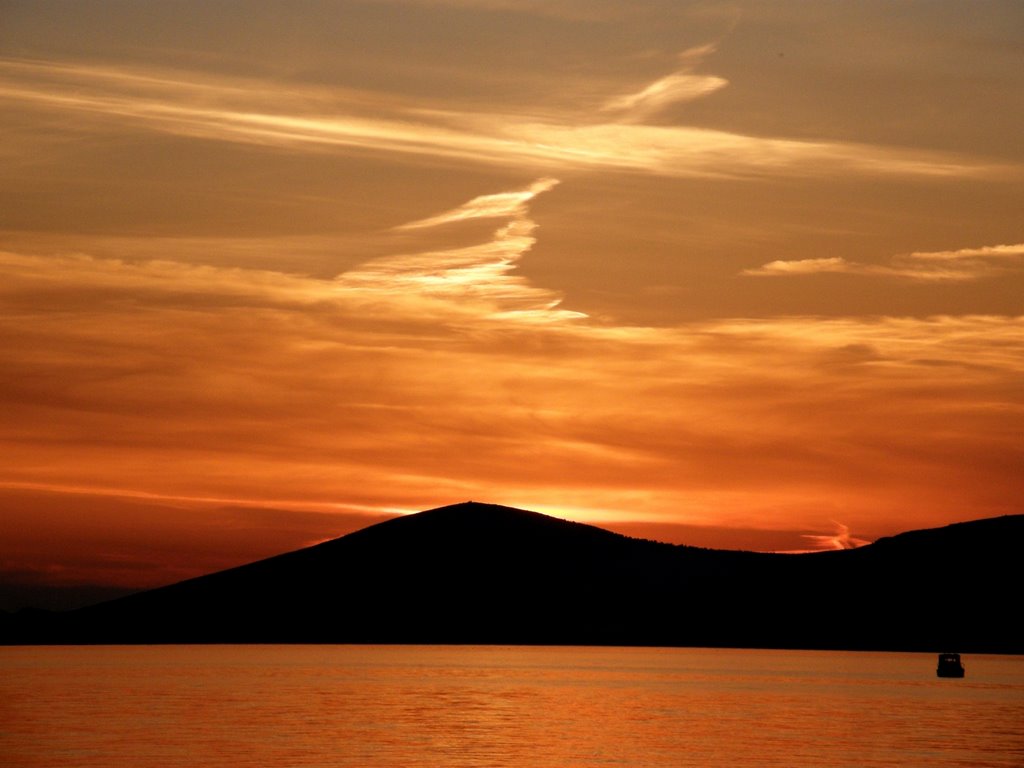 Pogled s Bena na Labišnicu by Looyo