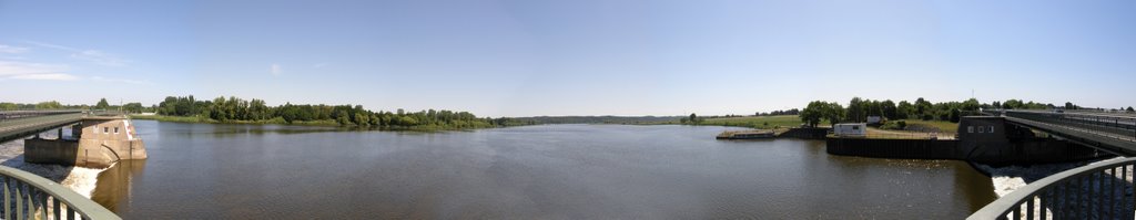 Staustufe Geesthacht Panorama by Stwingen