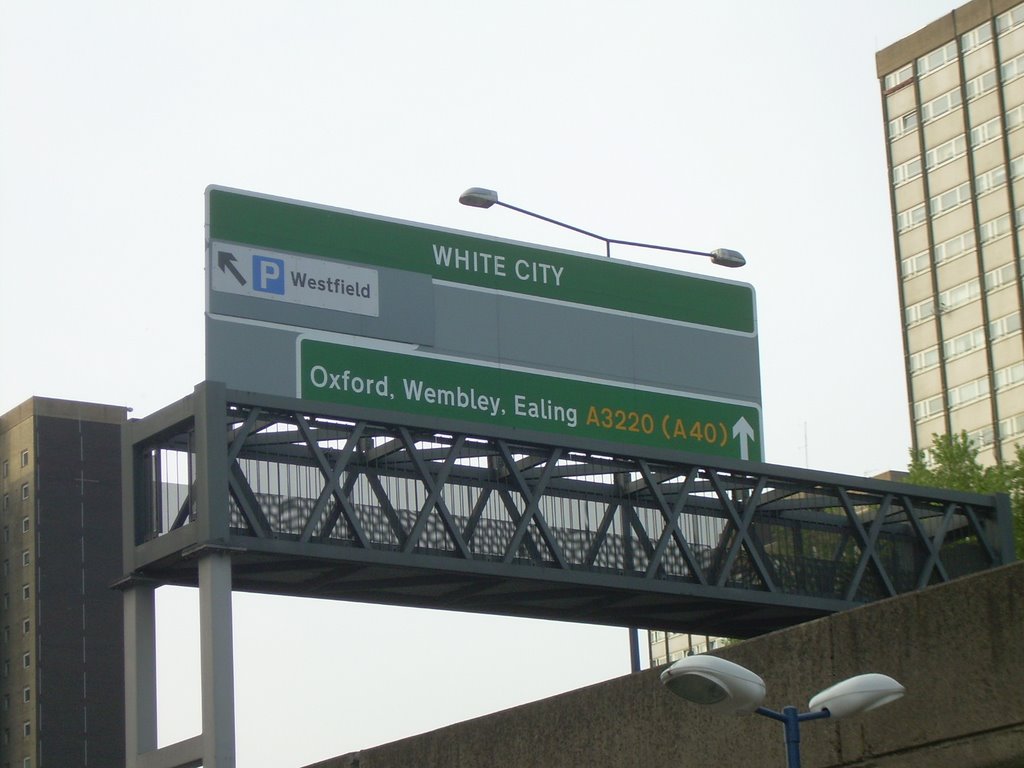 Motorway sign seen from Shepherd's Bush Overground station by cybergreg_hu