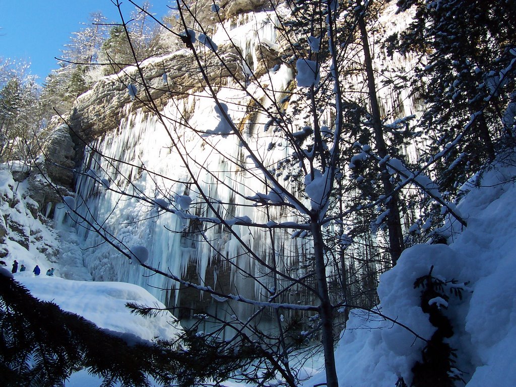 Waterfall "Pericnik" in winter (2006) by sskgbr