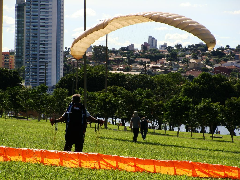 Aulas de Parapente no Parque das Nações by Victor A. Reis