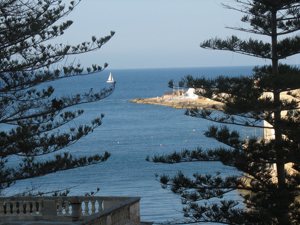 Blick vom Le'Meridien auf die Bucht von St. Julian by cipo.cipollino