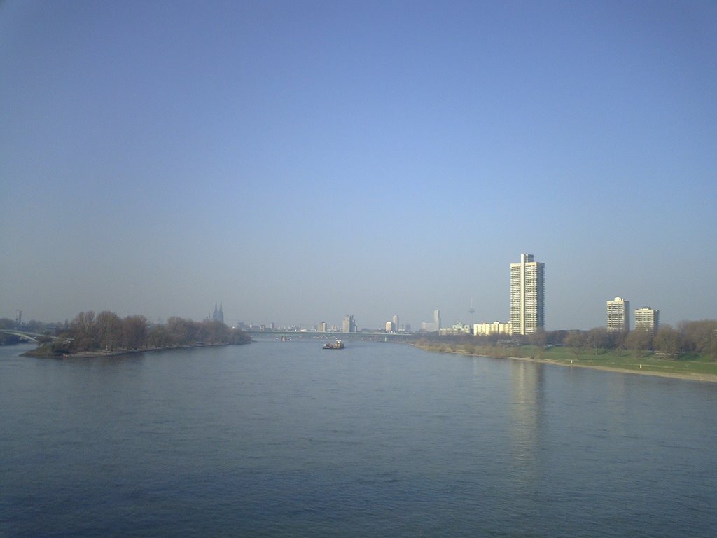 Blick auf Köln von Mülheimer Brücke by experience of music …