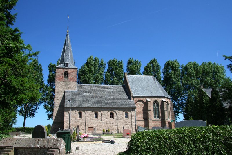 Het kerkje op de Lingedijk in Wadenoijen by morinel