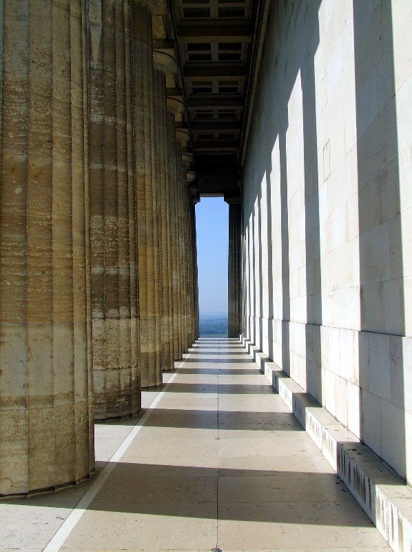 Colonnade (Walhalla) by © Kojak