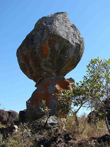 Pedra Equilibrista by Emerson Silva