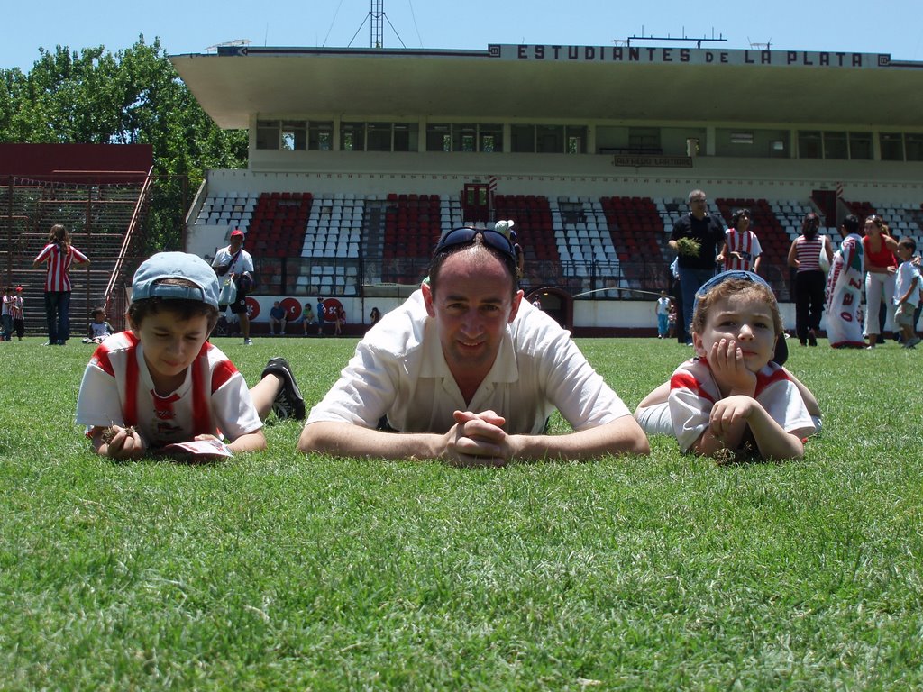 Tomi,Marcelo y Mati en la Tierra de Campeones! by larry10