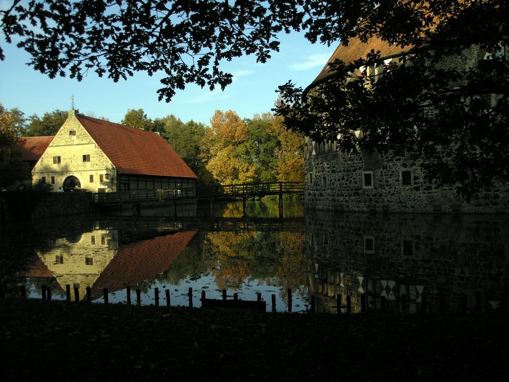 Bauhaus der Burg Vischering by Dirk Kosick