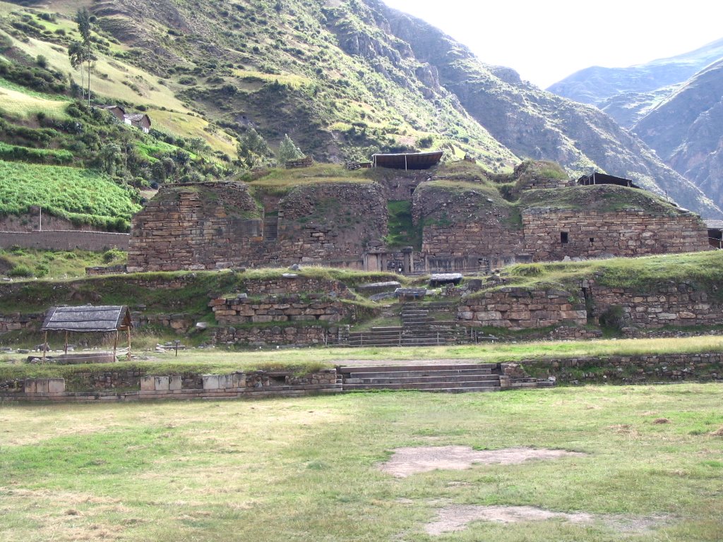 Monumento Historico Chavin by Andreas Morsch