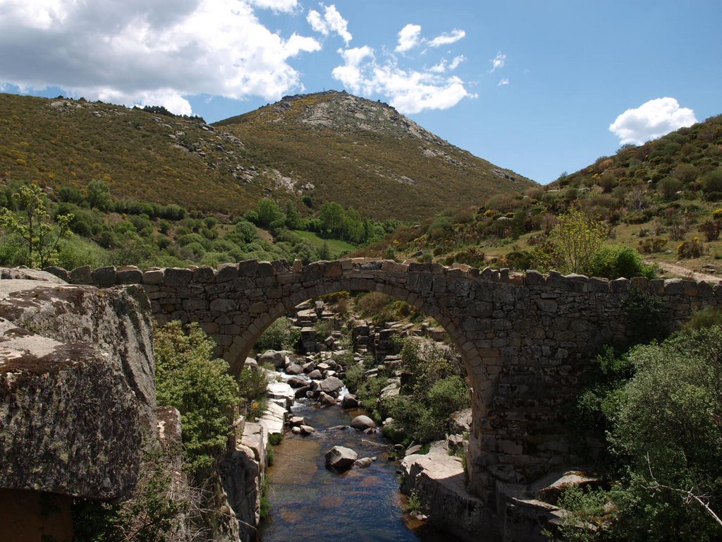 Puente de la Garganta Barderillo by Daviles&Mariangeles