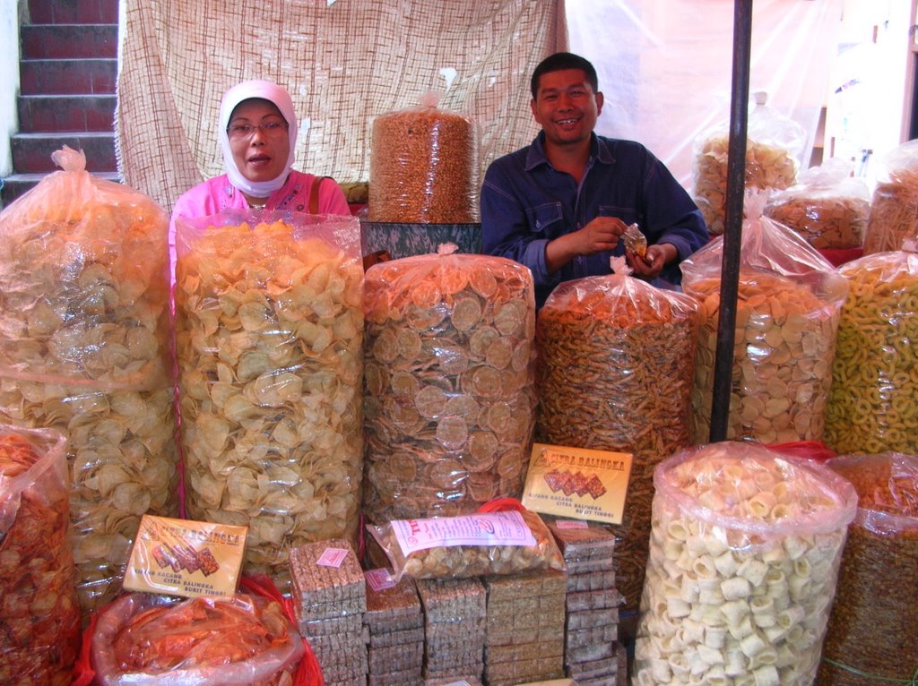 Traditional market, Bukittinggi, West Sumatra by FabioFrati