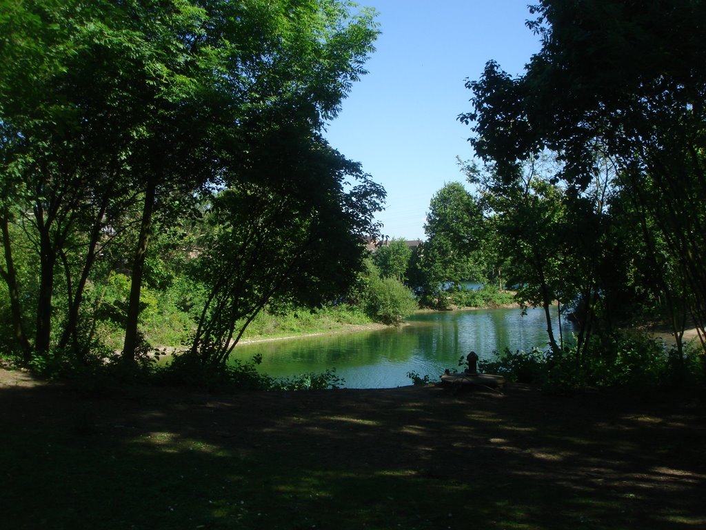 Düsseldorf Deichsee im Südpark by Mark S.