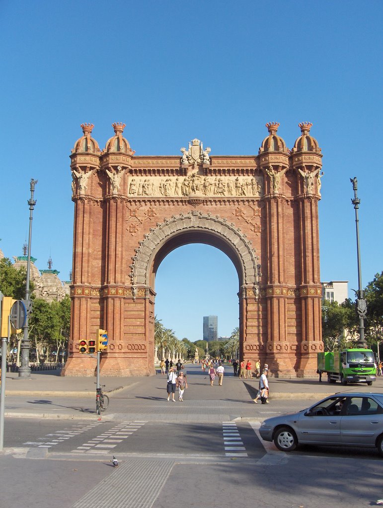 Arc de Trionf, Barcelona, Spain by Jari Koivunen