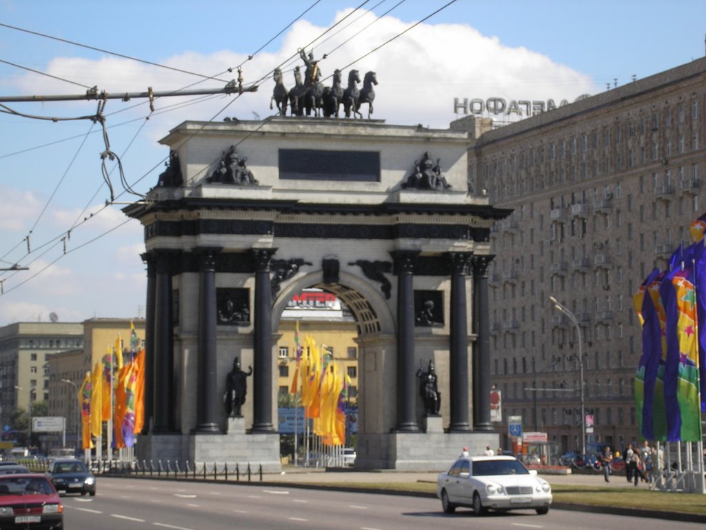 PCF_Triumh gate in Moscow by pcfelix