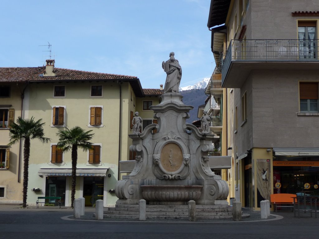 Fontana in Piazza III Novembre - Arco (TN) by Ilda Casati