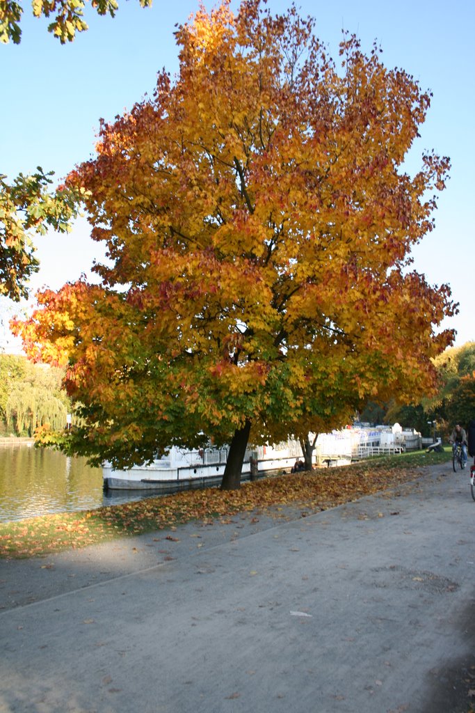 Urban Kanal by elroman