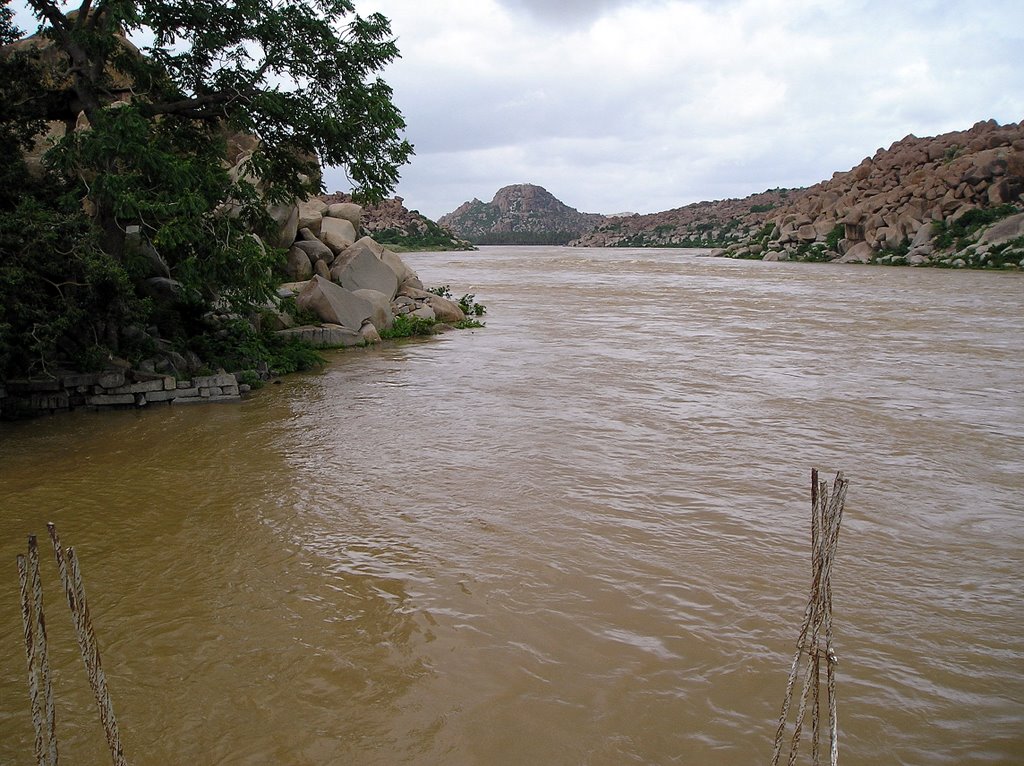 View of Hanuman temple from Talarighat by sathyanarayana