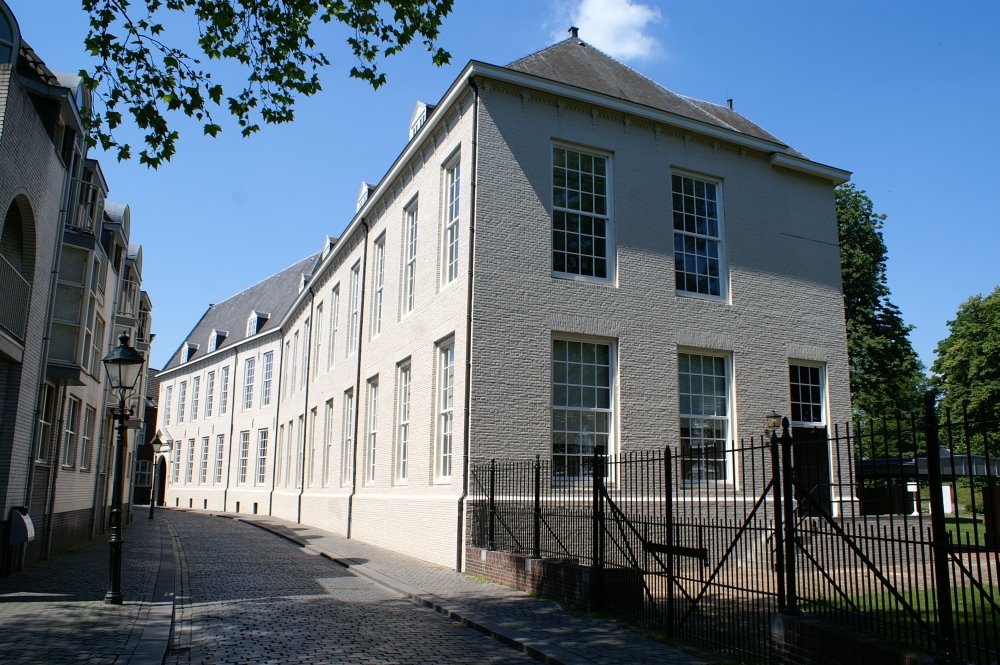 Huis Brecht by Peter van der Wielen