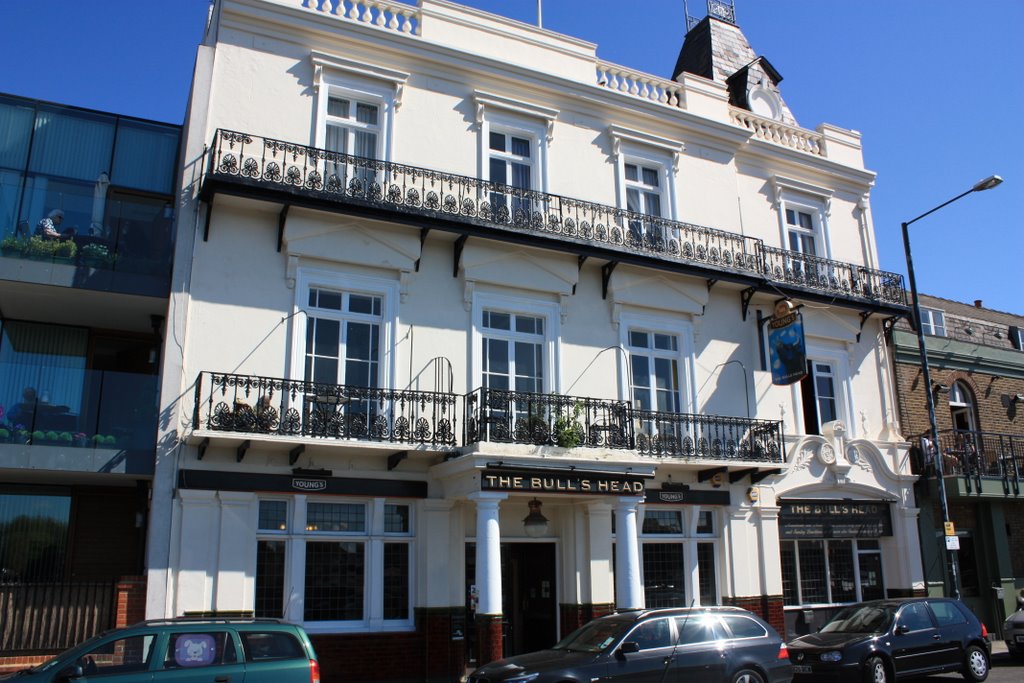 The Bull's Head Pub, Barnes by gvart