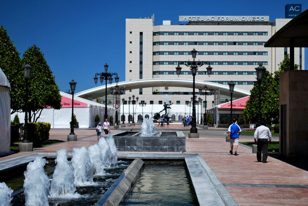 Oviedo - Plaza de los Ferroviarios [31.05.2009] by Jordi Peralta