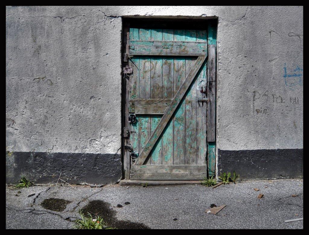 Old door in the "Bergischen Land" by pillboxs