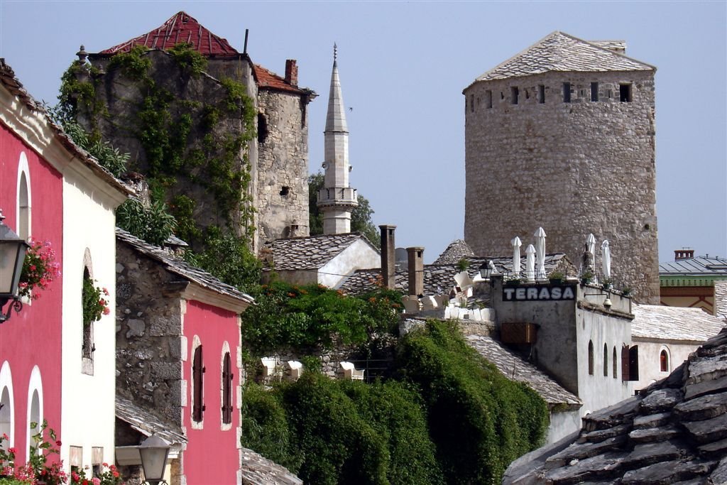 Mostar - Tra case e minareti by Giancarlo Ticozzi