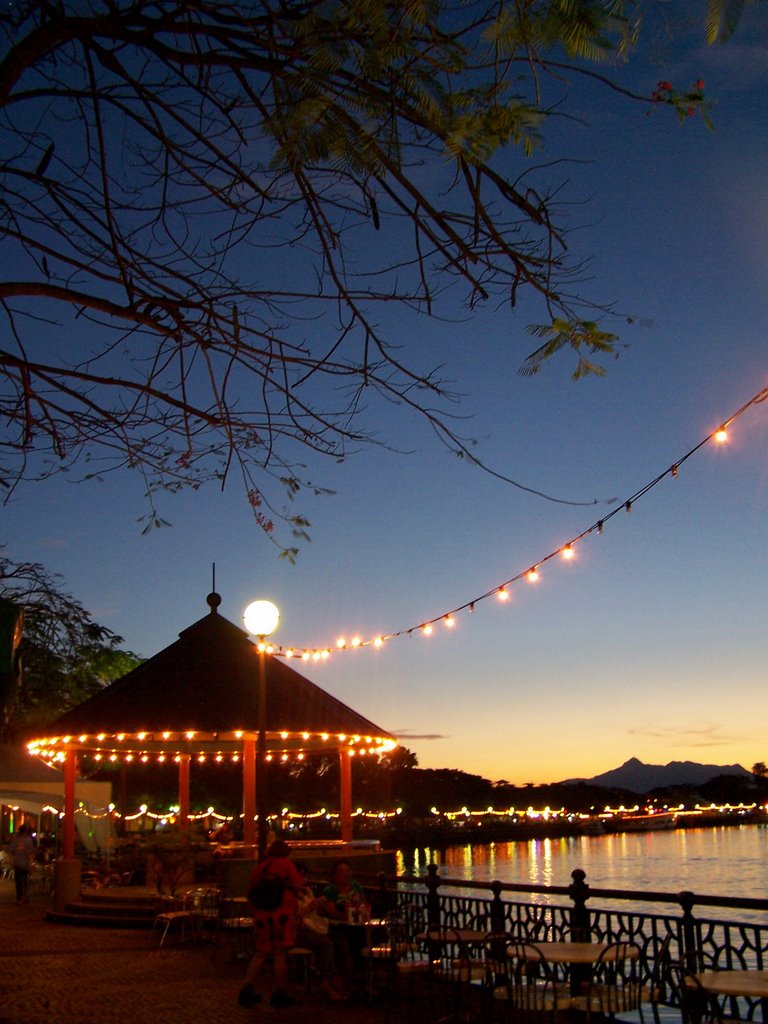 Kuching Waterfront at dusk by chiang hong