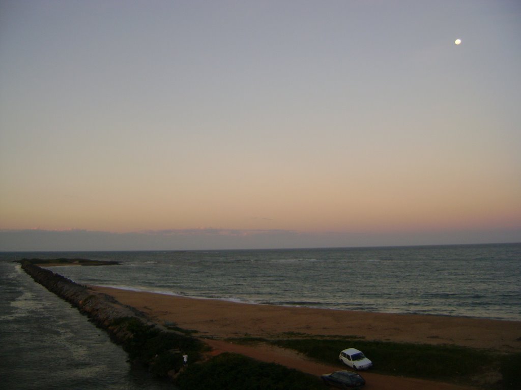 Foz do rio Itapemirim com praia dos namorados by Emanuel P. Tavares