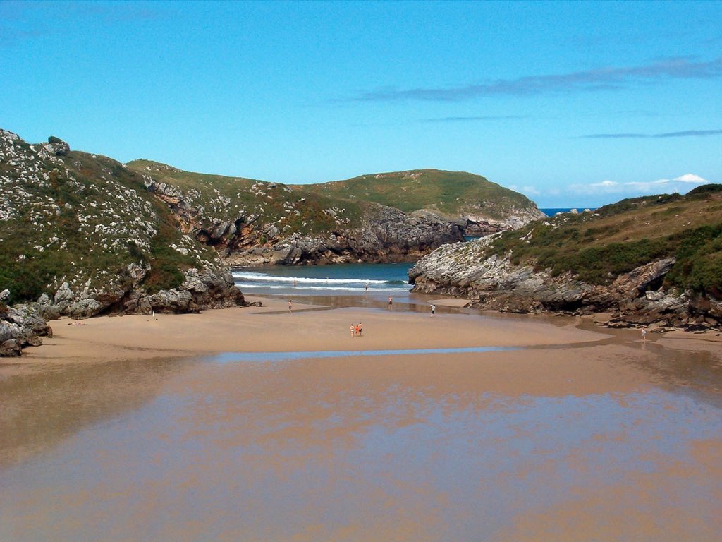 Playa de Poo by Rosa Lob