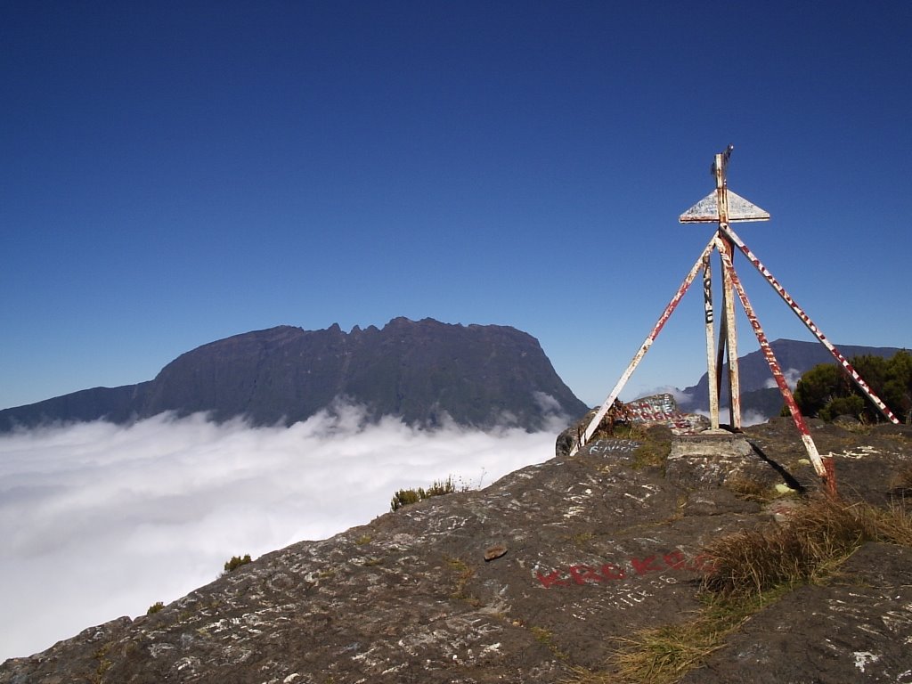 2006-06-07: La Roche Écrite et le Piton des Neiges by Jean-François Gagné