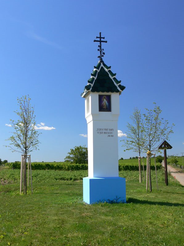 Velké Bílovice - village chapel by Václav Pešek