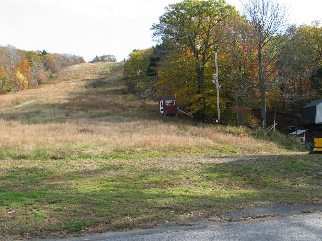 Skiing Blue Hills Canton Massachusetts by henrydoherty