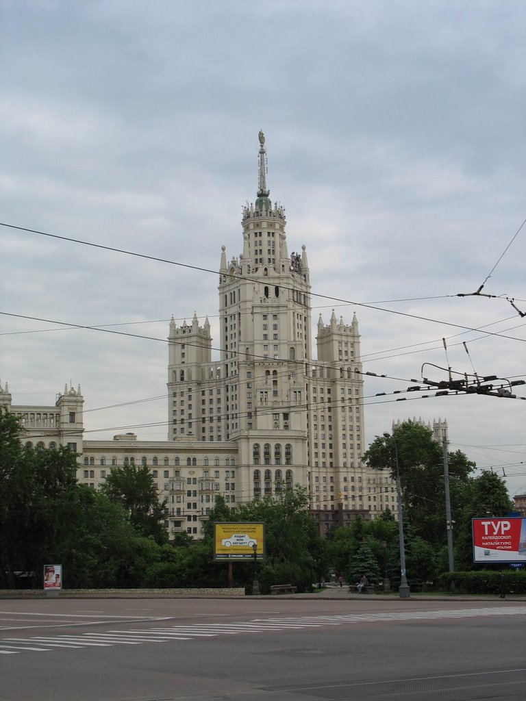 Высотное здание на Котельнической набережной / High-Rise Building on Kotel'nicheskaya Quay by SergeOS