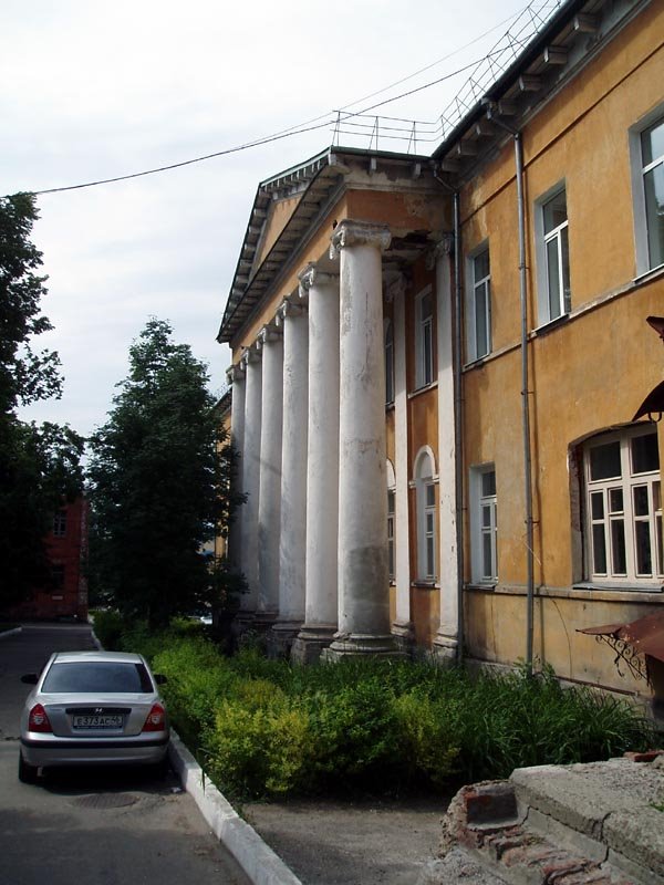 Portico of eastern face of 18th century hospital by Sarychev Sergei