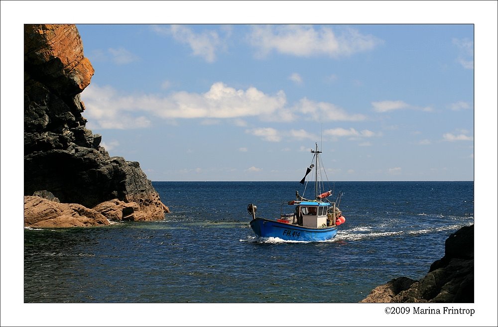 Krabbenfischer - Shrimper fishing boat, Cadgwith Harbour - The Lizard Cornwall England by Marina Frintrop